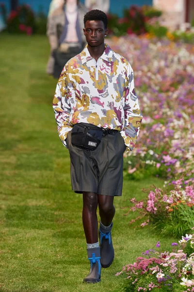 Look 33